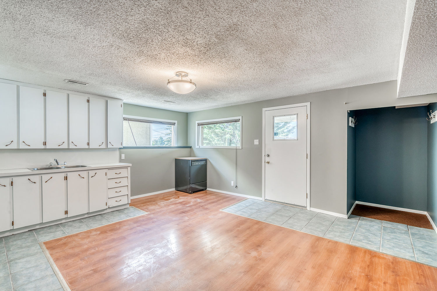 B-2114 23 Avenue Southwest - 1